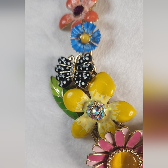 Betsy Johnson Floral Hummingbird Necklace - Picture 6 of 8